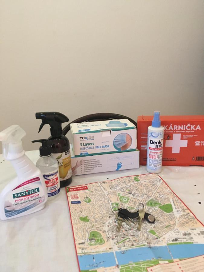 Apartman Old Centre - Rybarska Brana Bratislava Eksteriør billede
