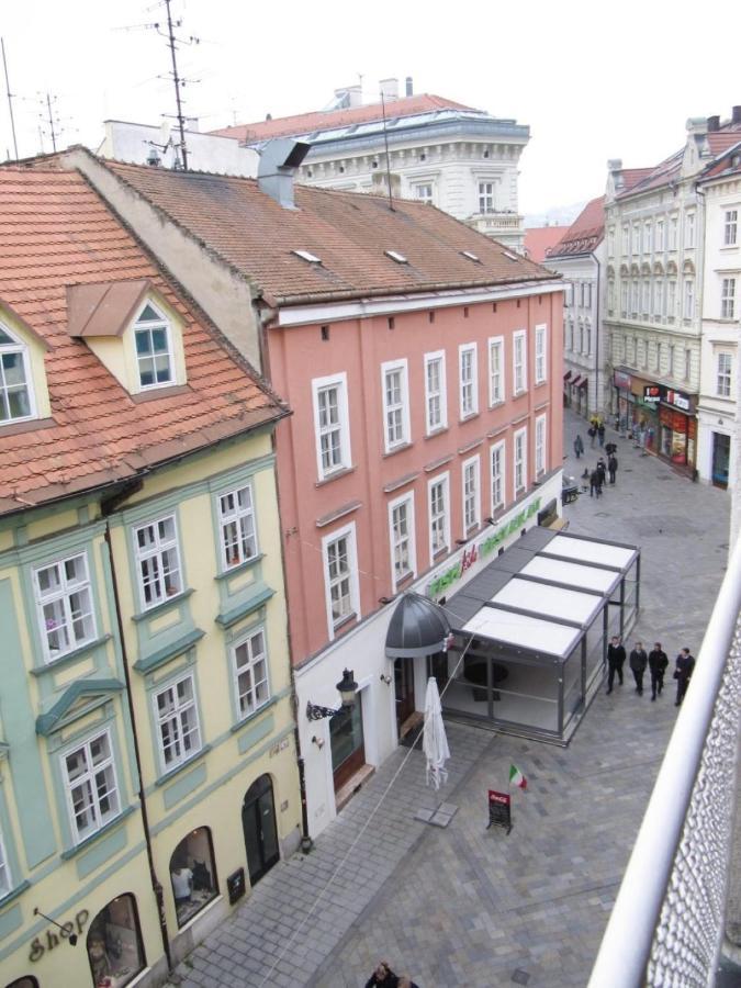 Apartman Old Centre - Rybarska Brana Bratislava Eksteriør billede