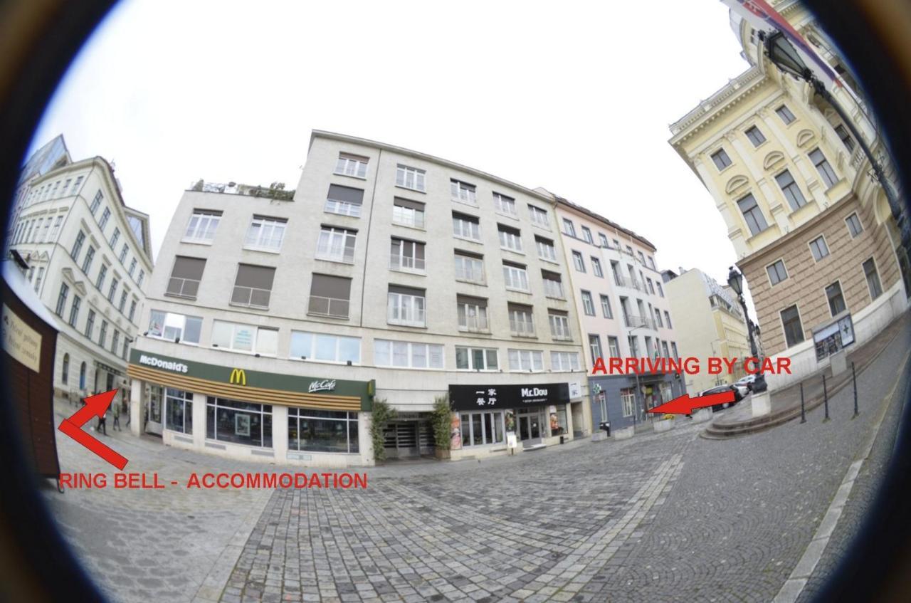 Apartman Old Centre - Rybarska Brana Bratislava Eksteriør billede